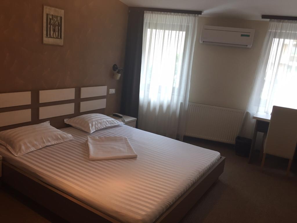 Pension Cleopatra Târgu-Mureş Extérieur photo